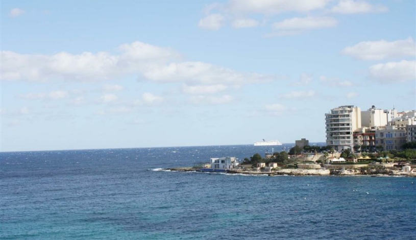 Apartment Main Street San Ġiljan - Apt 35846